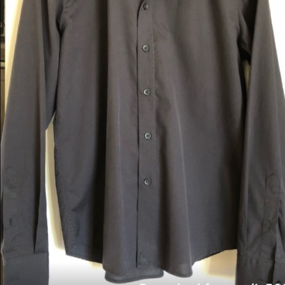 Untuckit Button Down! - image 4